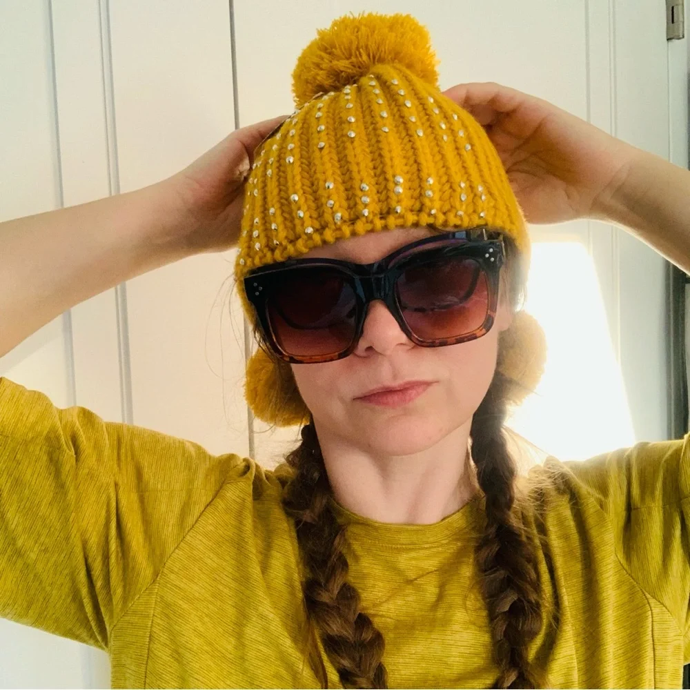 Crystals 3-Pompons Cable Knit mini Hat